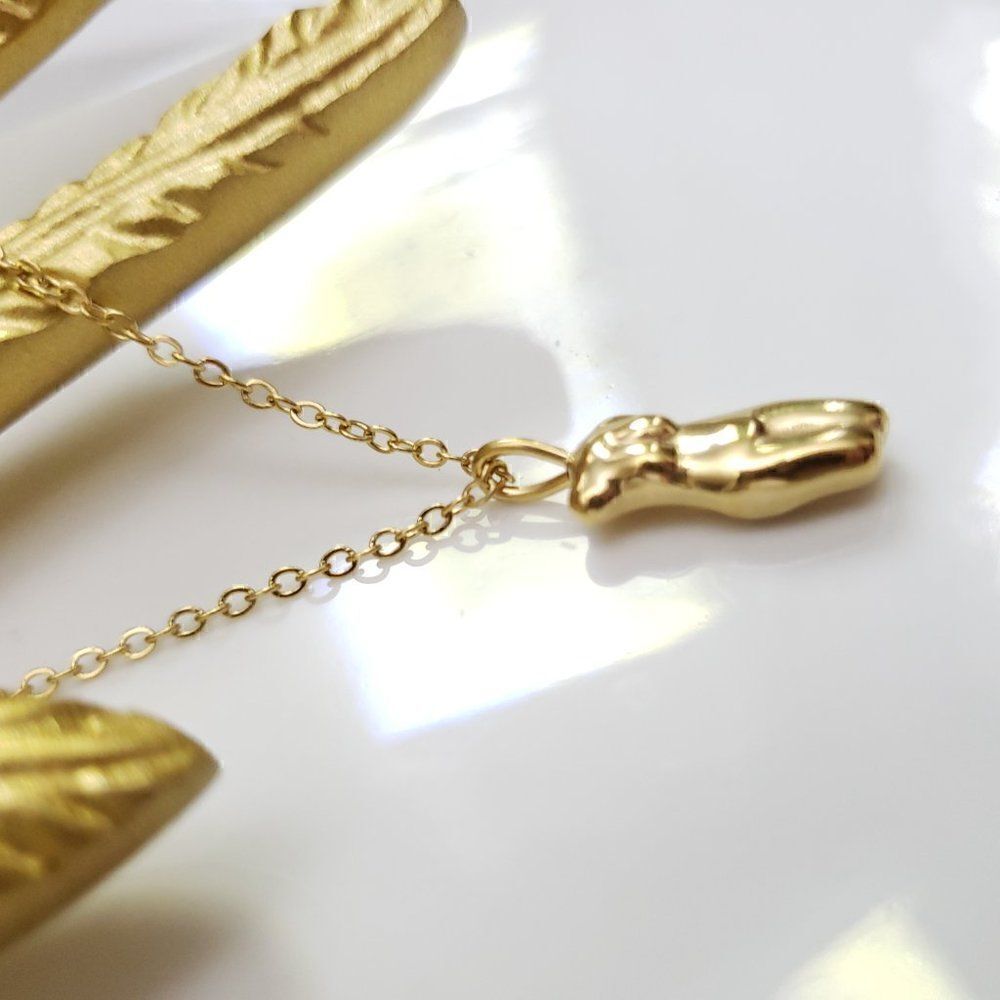 Female Body Layering Necklace - Picture 15 of 16